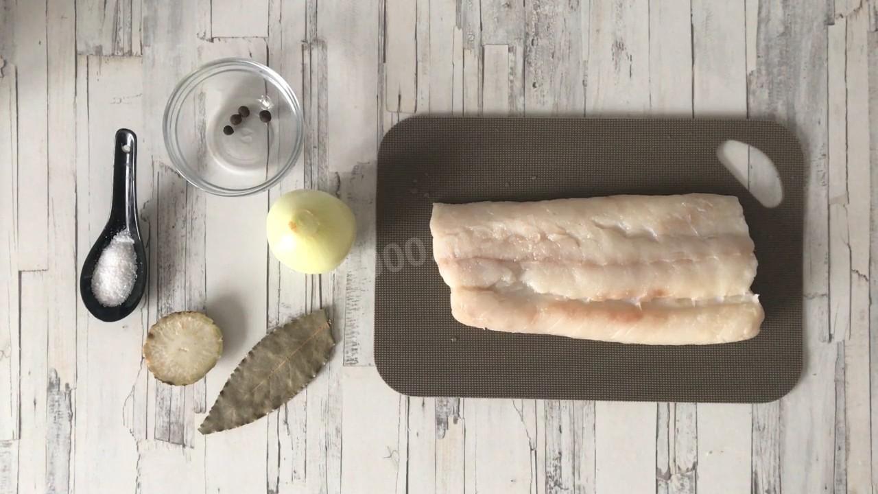 Шаг 1 приготовления Треска по-польски на рыбном бульоне с корнем сельдерея