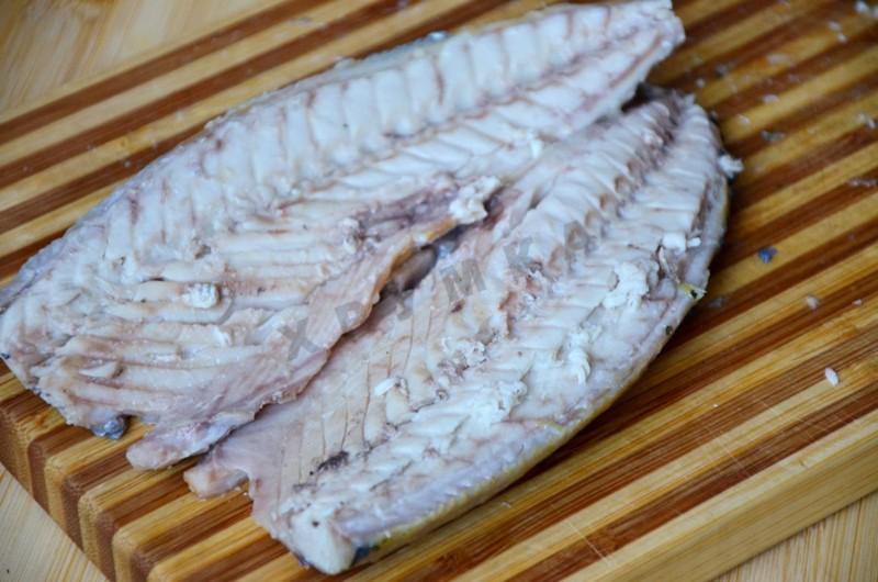 Шаг 3 приготовления Рийет из скумбрии
