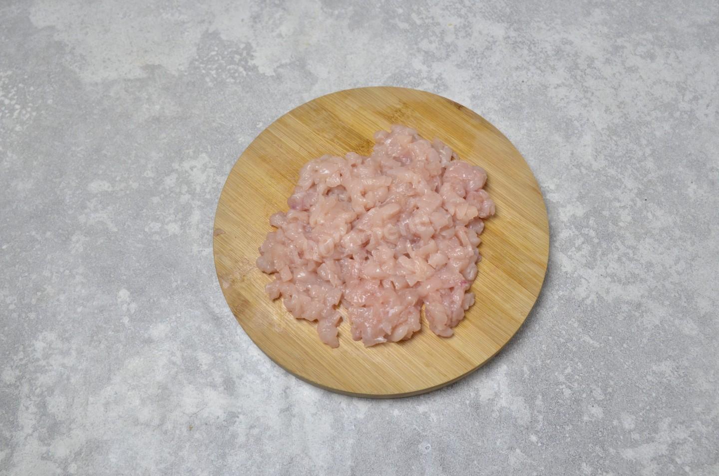Шаг 2 приготовления Куриные маффины с сыром