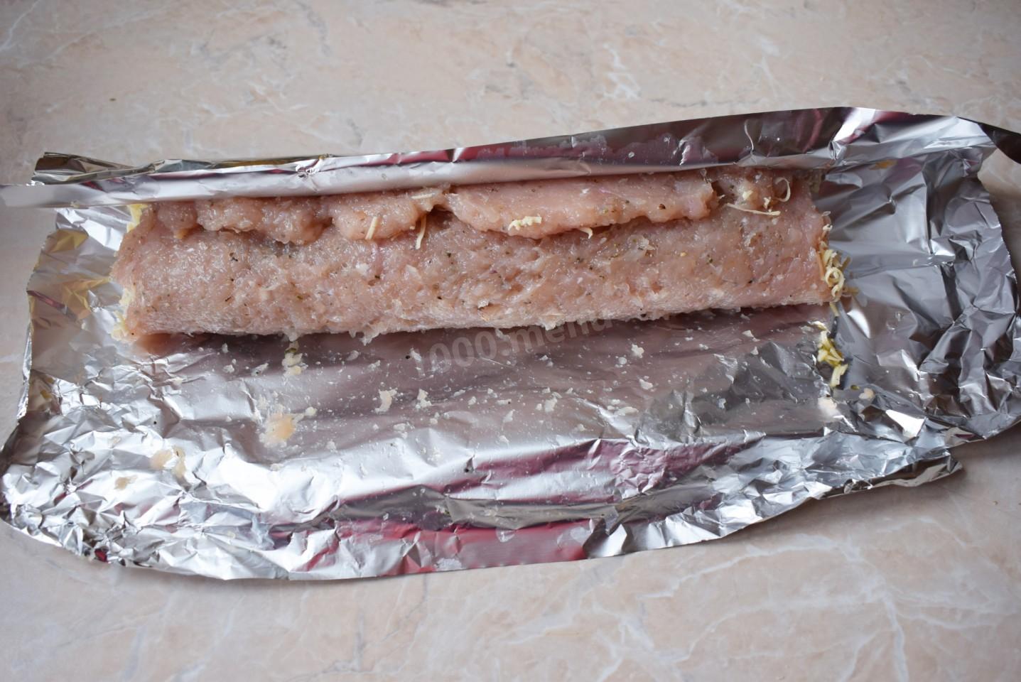 Шаг 8 приготовления Рулет из фарша куриного в духовке