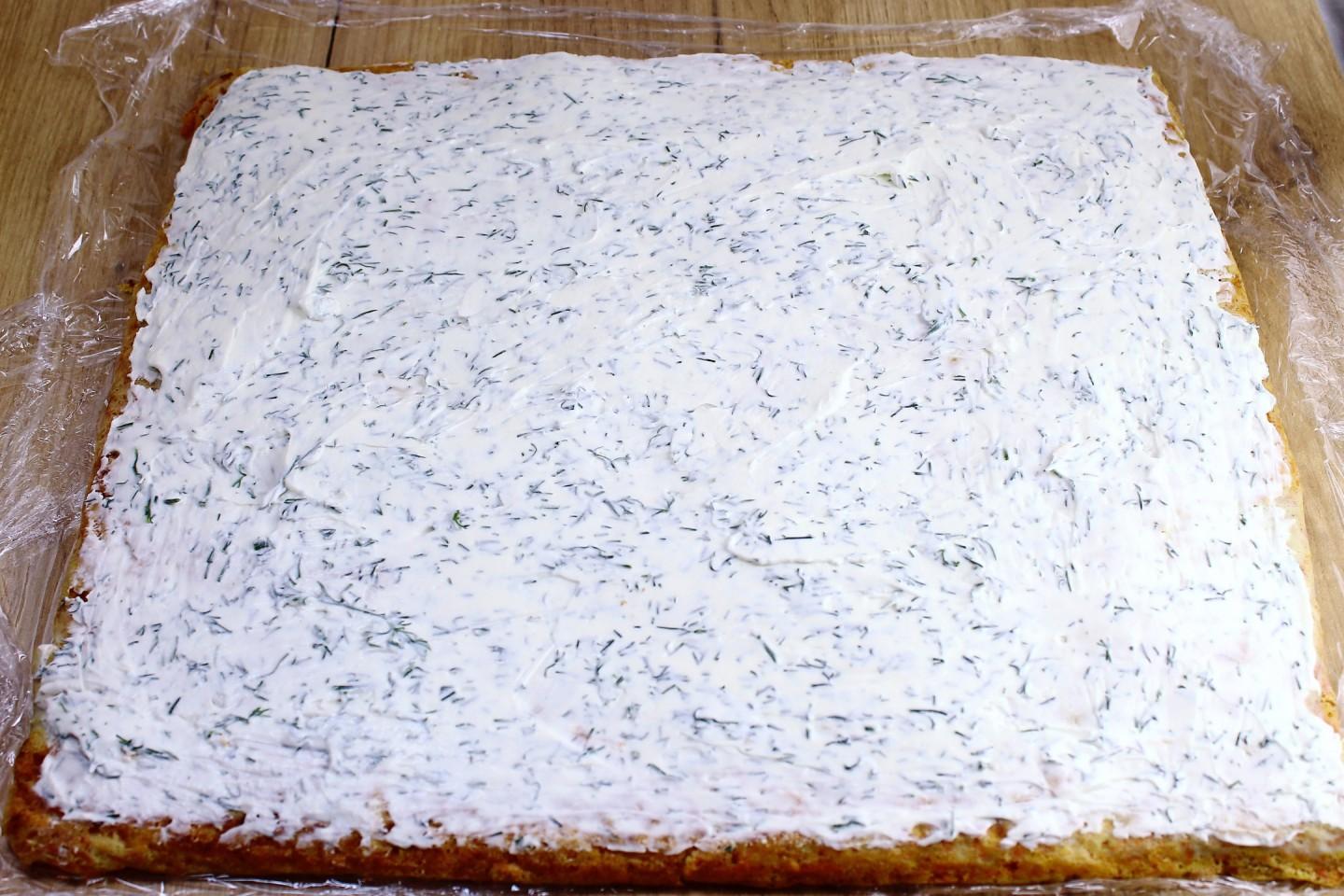 Шаг 14 приготовления Закусочный рулет морковный с сыром на праздничный стол