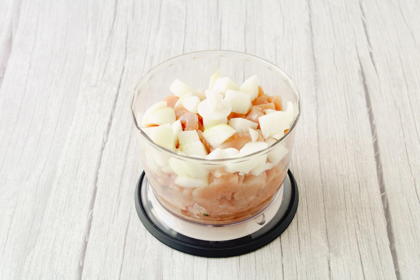 Шаг 10 приготовления Рулет из куриной грудки в духовке