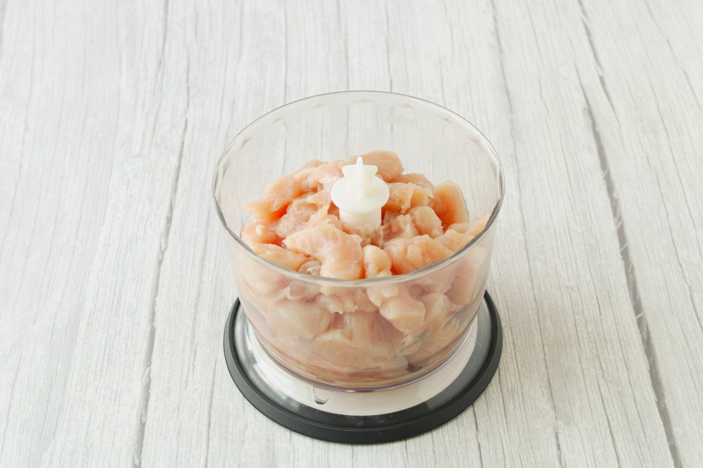 Шаг 8 приготовления Рулет из куриной грудки в духовке