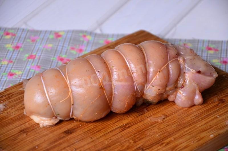 Шаг 8 приготовления Куриный рулет со шпинатом