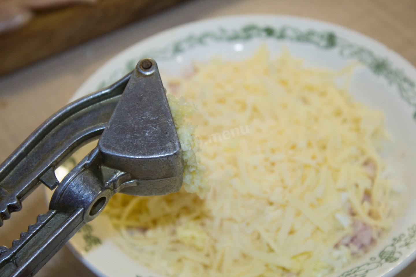 Шаг 10 приготовления Пальчики из куриного филе с начинкой