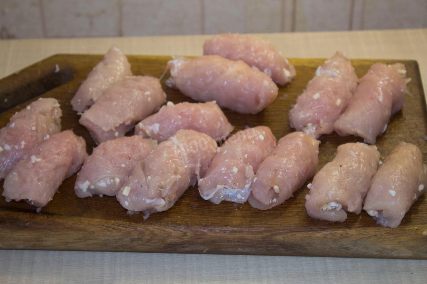 Шаг 13 приготовления Пальчики из куриного филе с начинкой