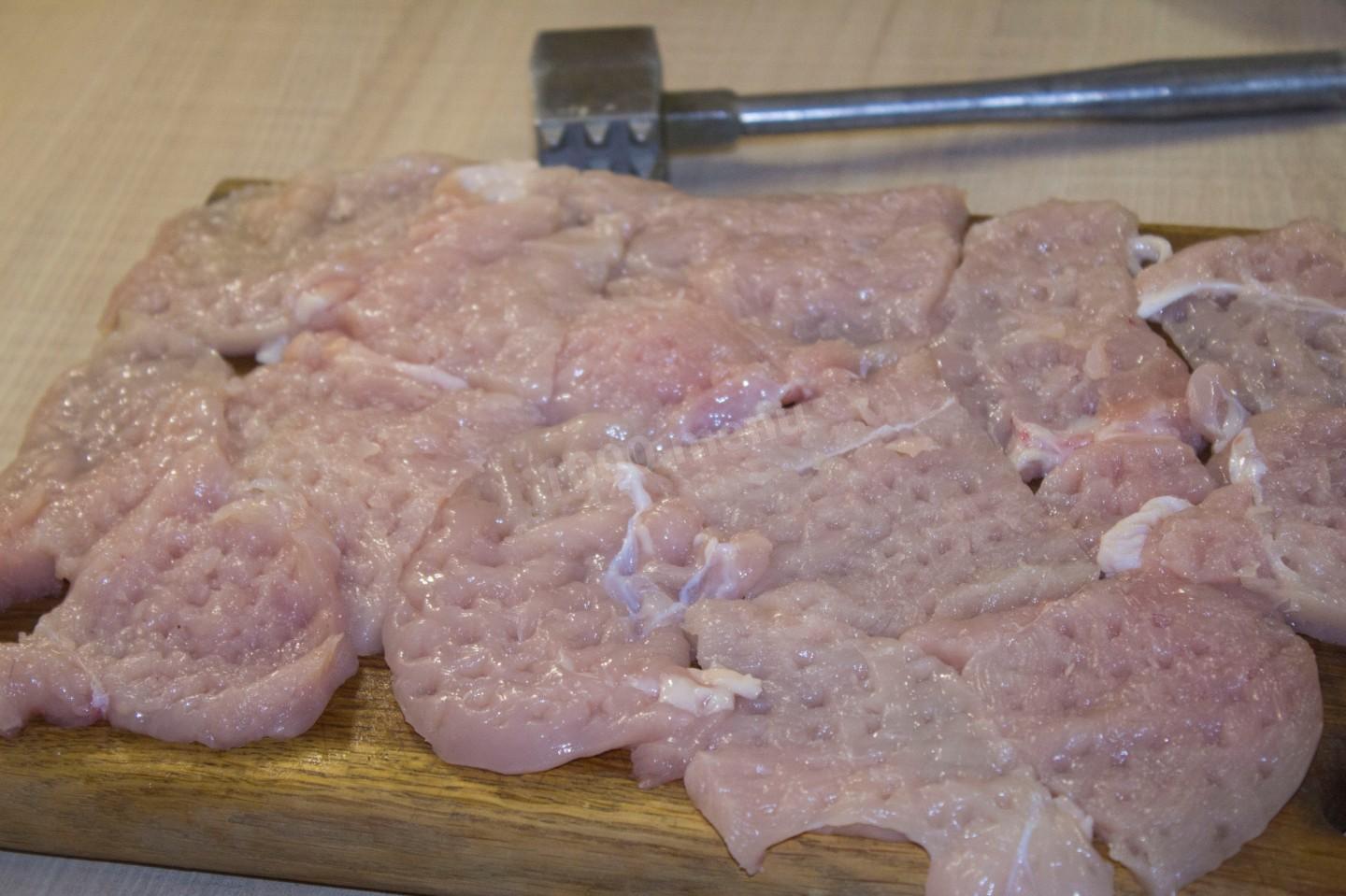 Шаг 3 приготовления Пальчики из куриного филе с начинкой