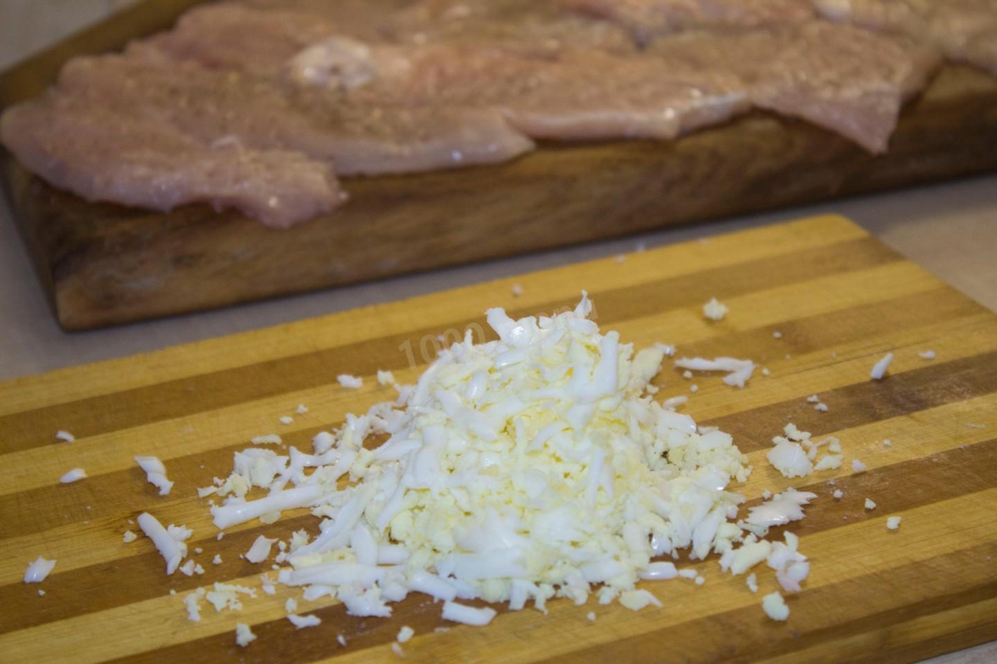 Шаг 8 приготовления Пальчики из куриного филе с начинкой
