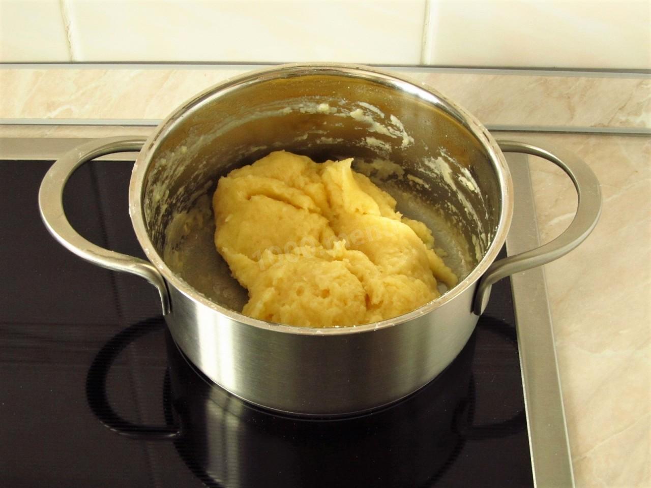 Шаг 4 приготовления Закусочные эклеры с начинкой