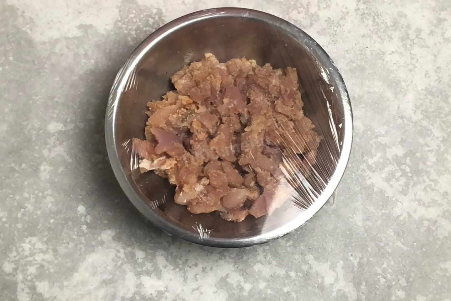 Шаг 4 приготовления Куриный рулет в мультиварке