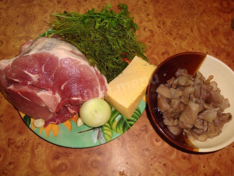 Шаг 1 приготовления Мясной рулет с грибами в духовке