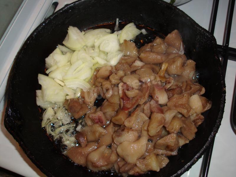 Шаг 2 приготовления Мясной рулет с грибами в духовке