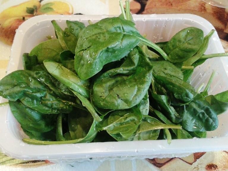 Шаг 3 приготовления Каннеллони под соусом бешамель с рикоттой и шпинатом