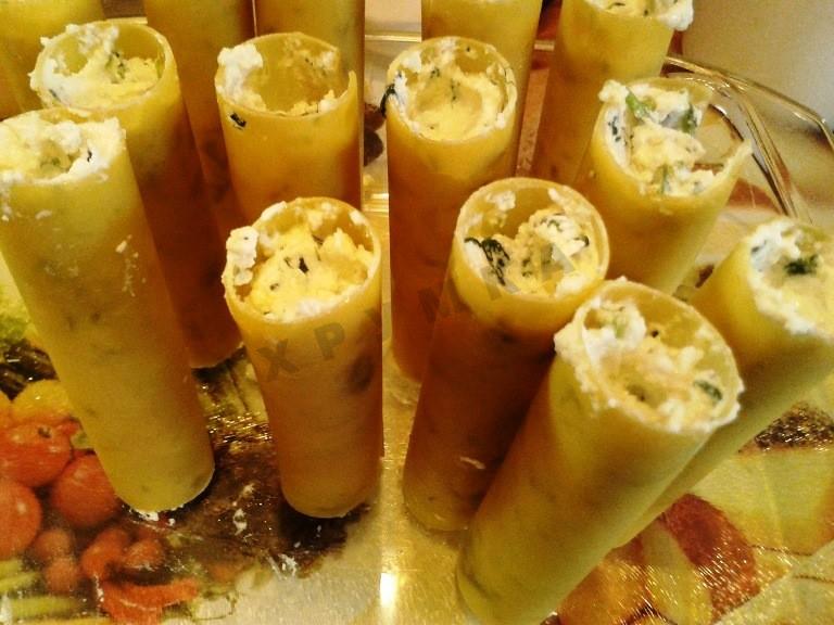 Шаг 5 приготовления Каннеллони под соусом бешамель с рикоттой и шпинатом