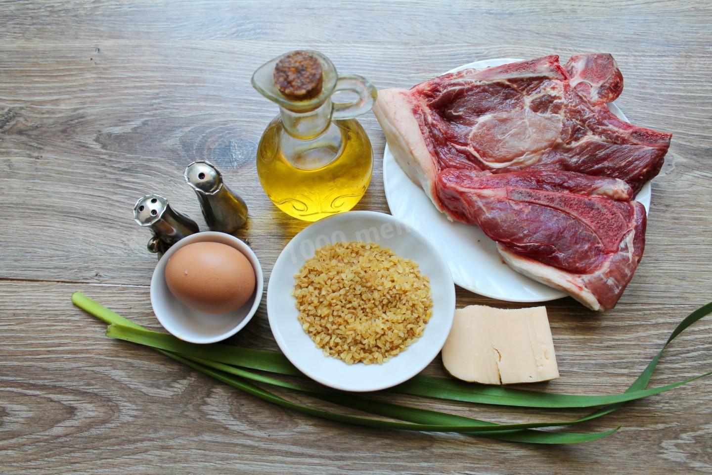 Шаг 1 приготовления Колбаски Кеббе на мясорубке