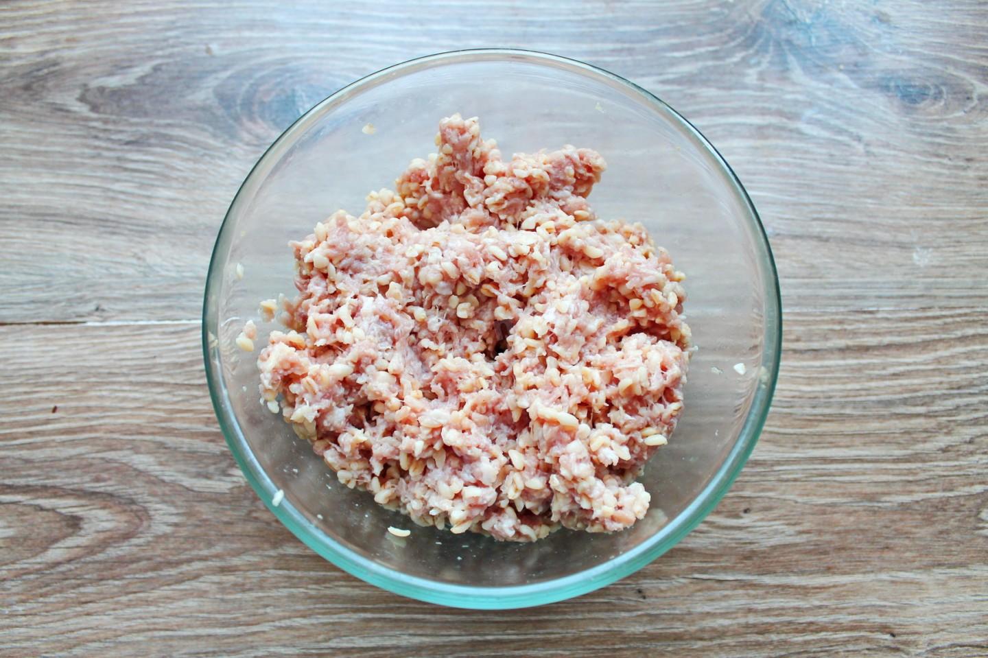 Шаг 8 приготовления Колбаски Кеббе на мясорубке