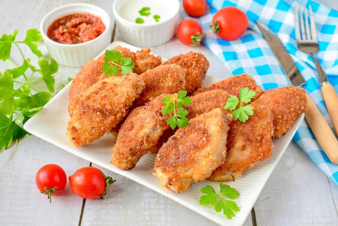 Шаг 4 приготовления Куриные крылышки в хрустящей панировке на сковороде