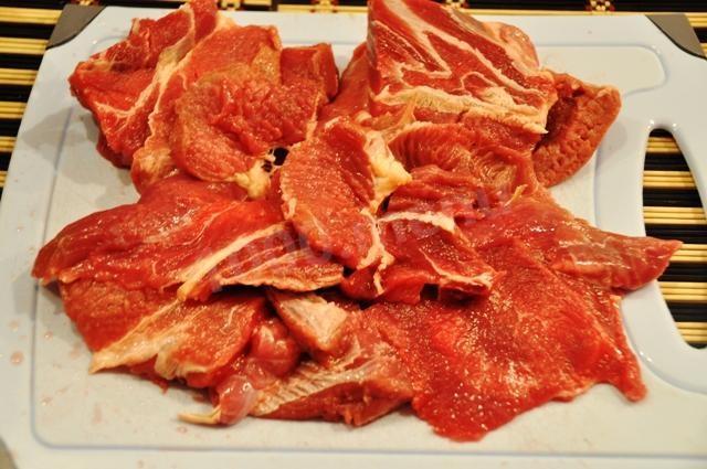 Шаг 2 приготовления Мясные рулетики с сыром