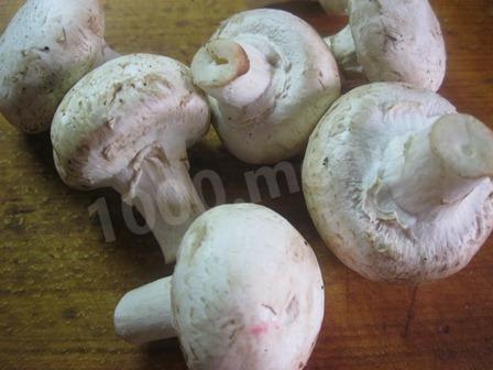 Шаг 3 приготовления Мясные рулетики с грибами