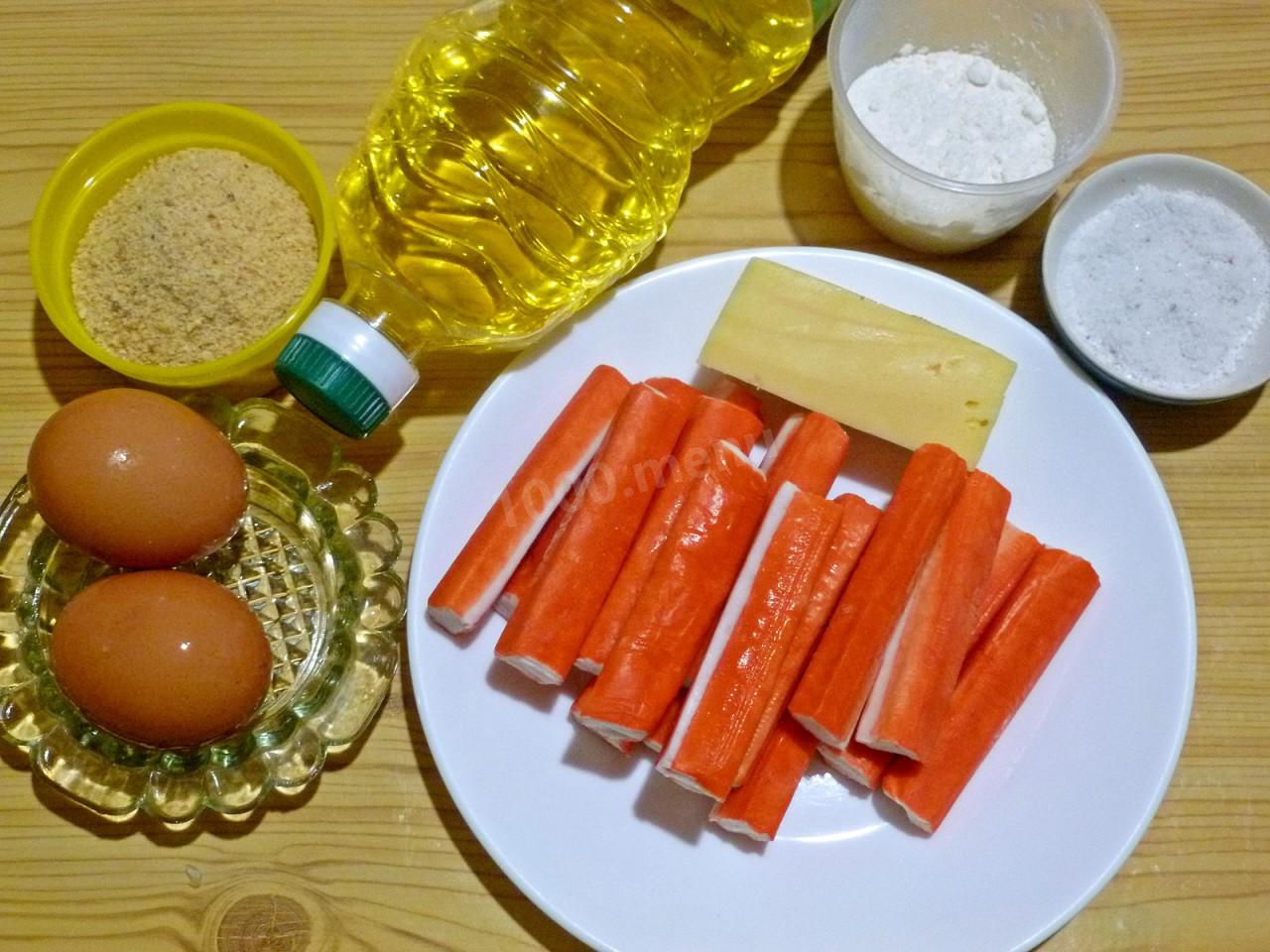 Шаг 1 приготовления Крабовые палочки в кляре с сыром