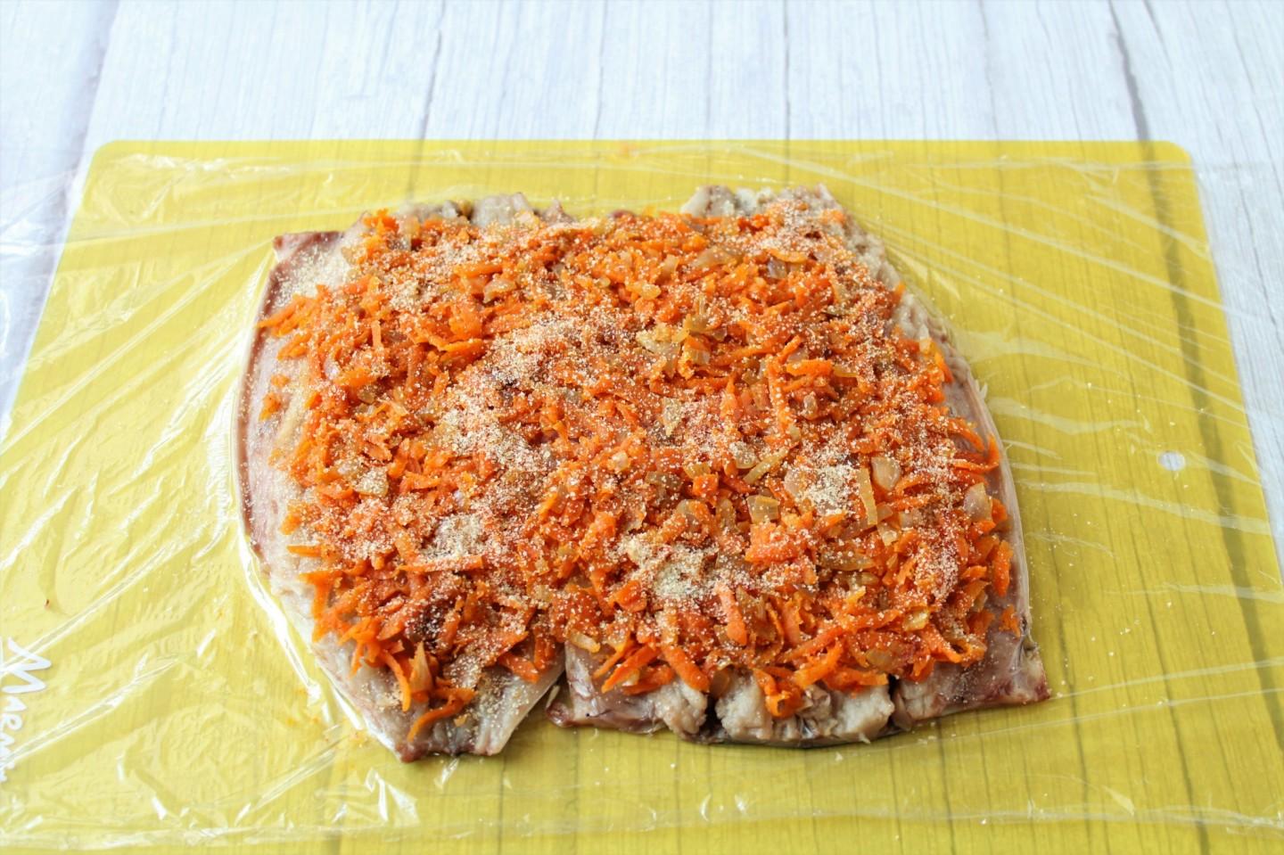 Шаг 12 приготовления Рулет из скумбрии с желатином