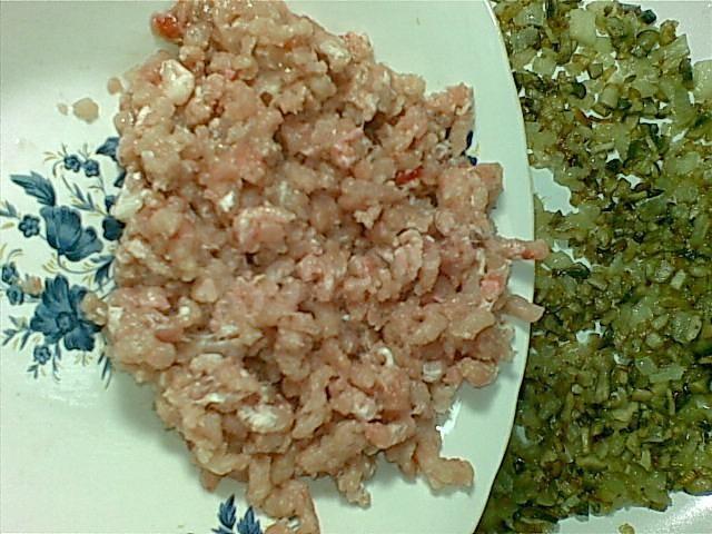 Шаг 12 приготовления фаршированные окорочка с грибами в духовке