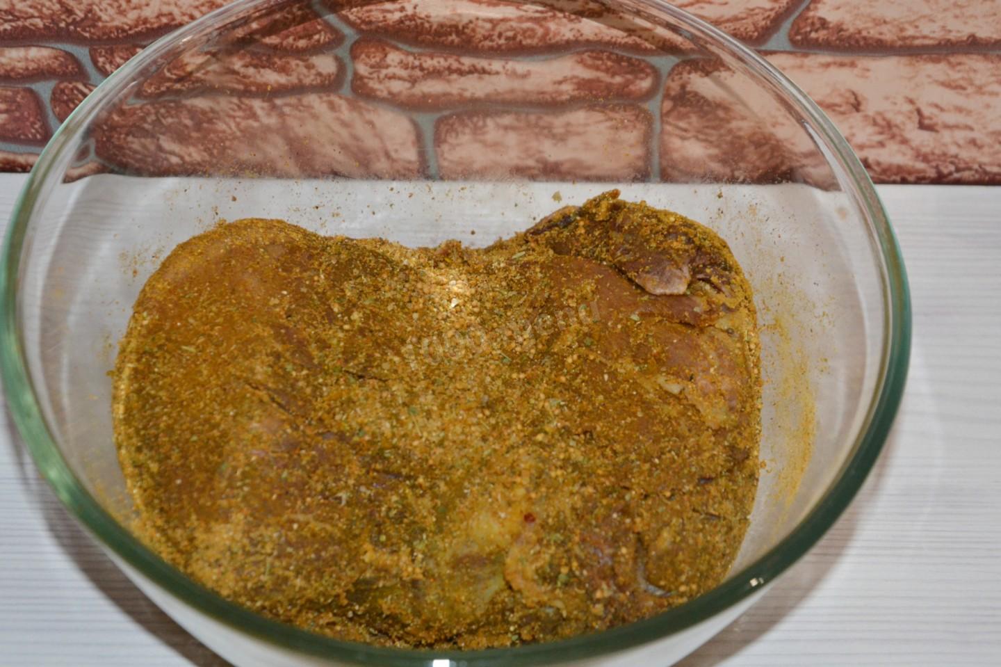 Шаг 3 приготовления Запечь мясо в мультиварке
