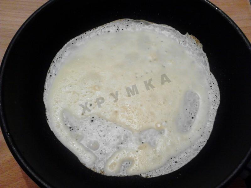 Шаг 7 приготовления Блинный торт с грибами и курицей