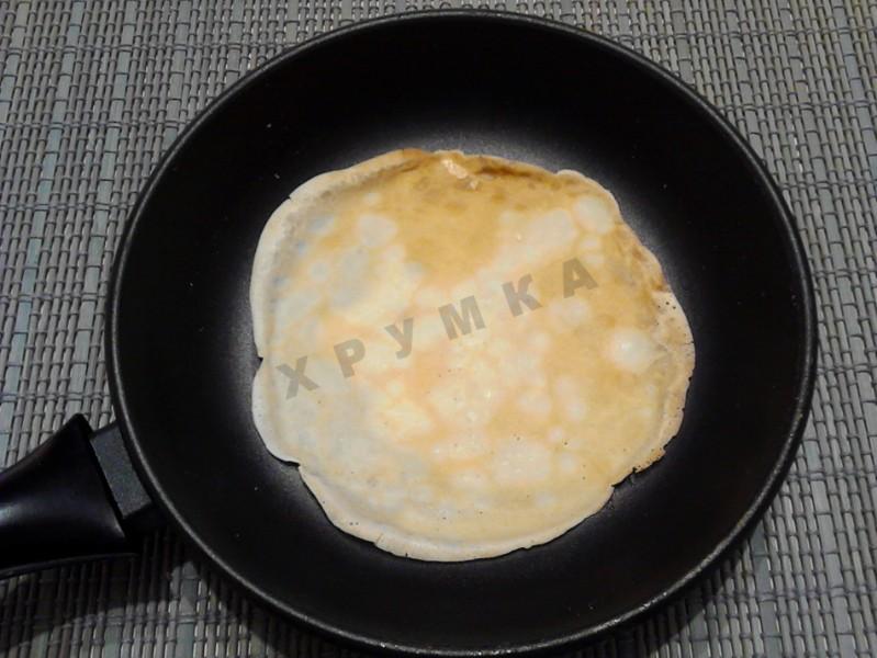 Шаг 8 приготовления Блинный торт с грибами и курицей