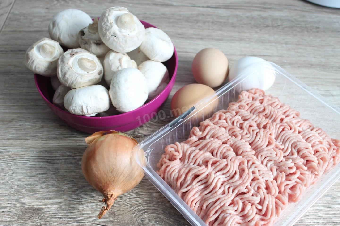 Шаг 1 приготовления Мясной рулет из свиного фарша с шампиньонами в духовке