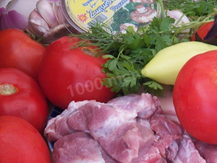 Шаг 1 приготовления Запеченные помидоры с мясом в фольге