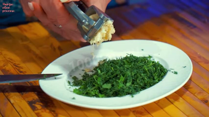 Шаг 9 приготовления Жареные кабачки с чесноком и зеленью