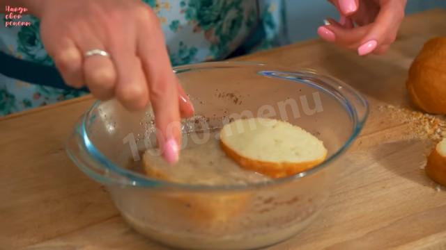 Шаг 13 приготовления Гренки с яблоками в кляре на сковороде
