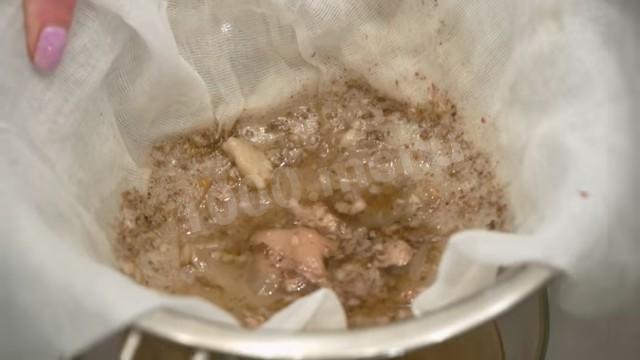 Шаг 11 приготовления Прозрачный холодец из сборного мяса