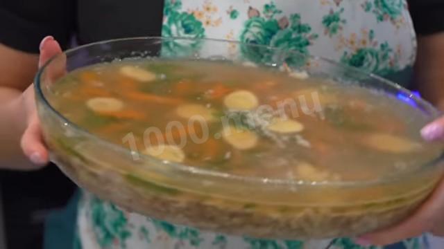 Шаг 15 приготовления Прозрачный холодец из сборного мяса
