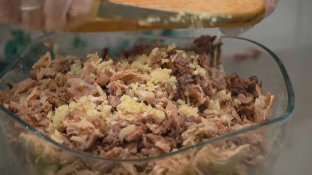 Шаг 9 приготовления Прозрачный холодец из сборного мяса