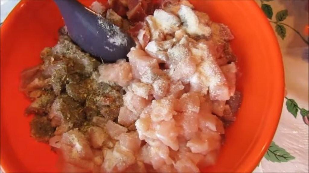 Шаг 2 приготовления Зельц из куриных потрошков