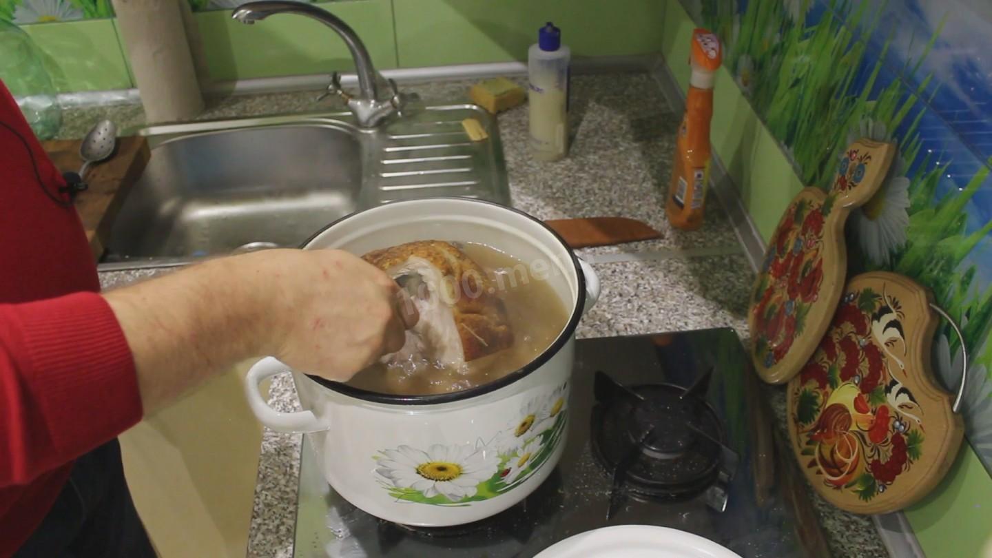Шаг 1 приготовления Копчение грудинки (подчеревка) в домашних условиях