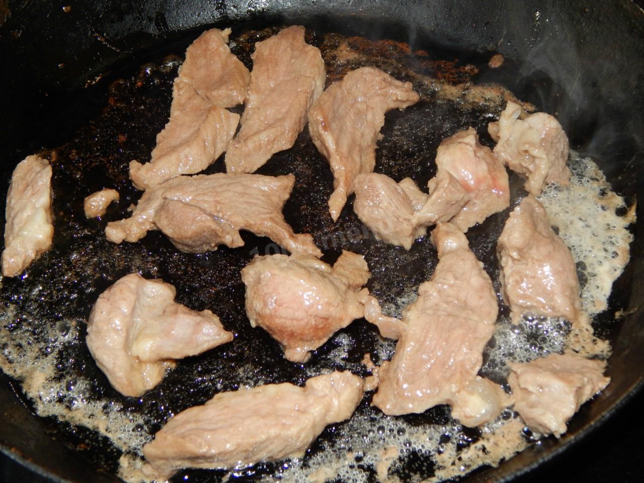 Шаг 2 приготовления Жареное мясо с заправкой по корейски