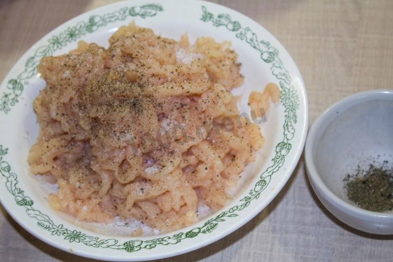 Шаг 7 приготовления Куриные митболы с сыром моцарелла