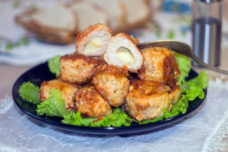 Обложка рецепта Куриные митболы с сыром моцарелла