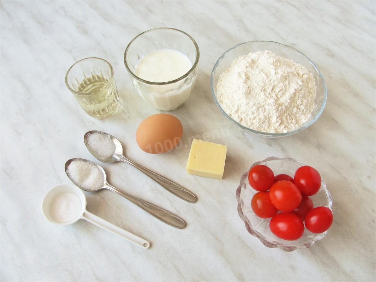 Шаг 1 приготовления Маффины с сыром и черри
