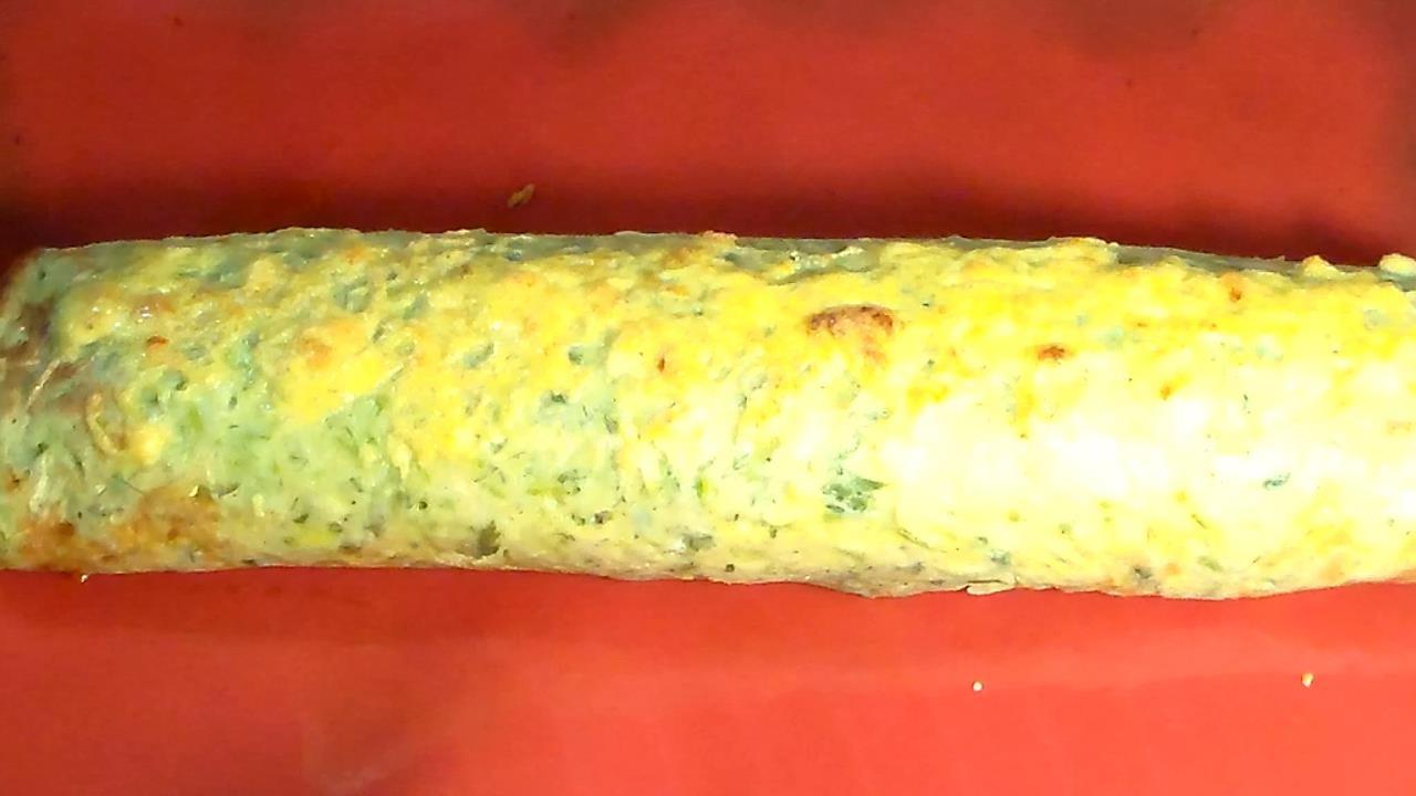 Шаг 13 приготовления Овощной рулет из кабачков с сыром