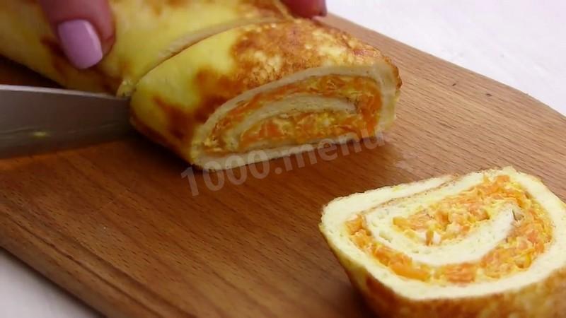 Шаг 12 приготовления Рулет из омлета с пикантной начинкой