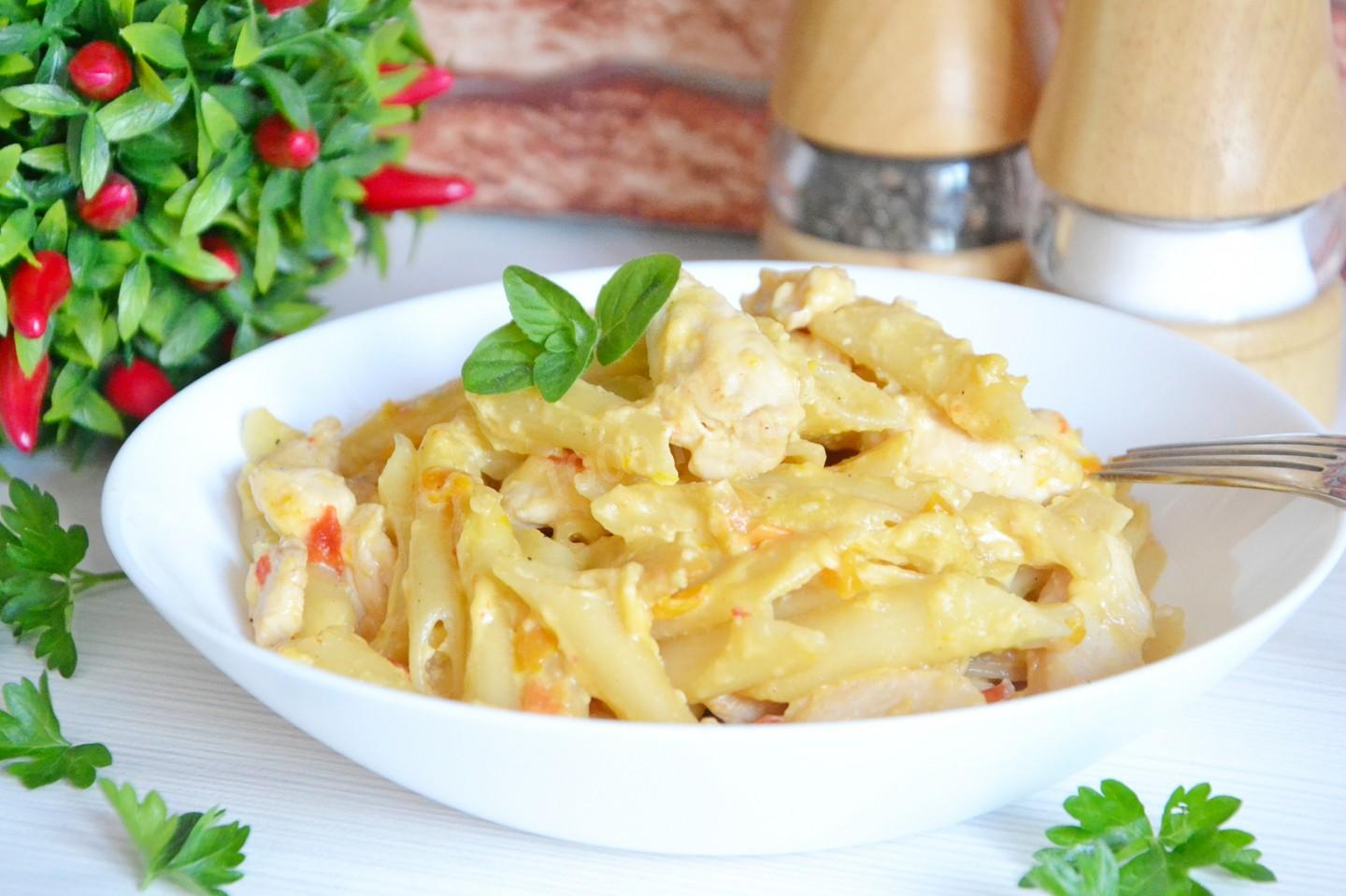 Шаг 13 приготовления Паста Пенне с курицей и болгарским перцем в сливочном соусе