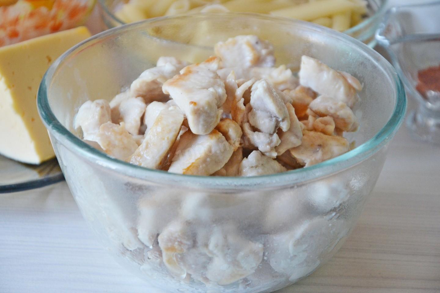 Шаг 4 приготовления Паста Пенне с курицей и болгарским перцем в сливочном соусе