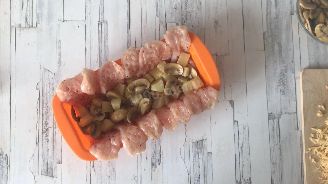 Шаг 9 приготовления Закусочный торт с куриной грудкой и грибами