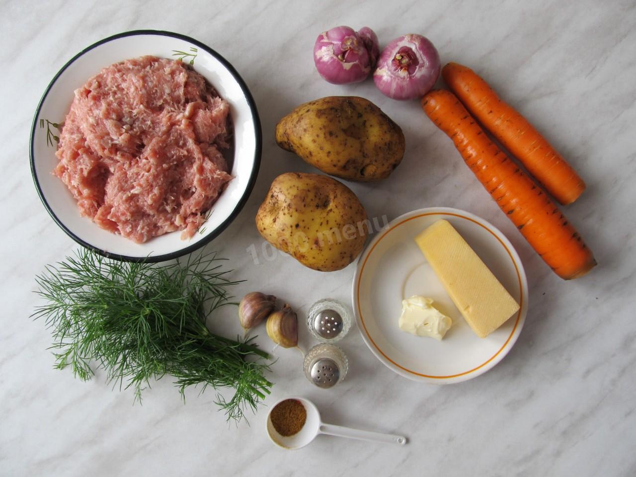 Шаг 1 приготовления Мясной рулет с овощами