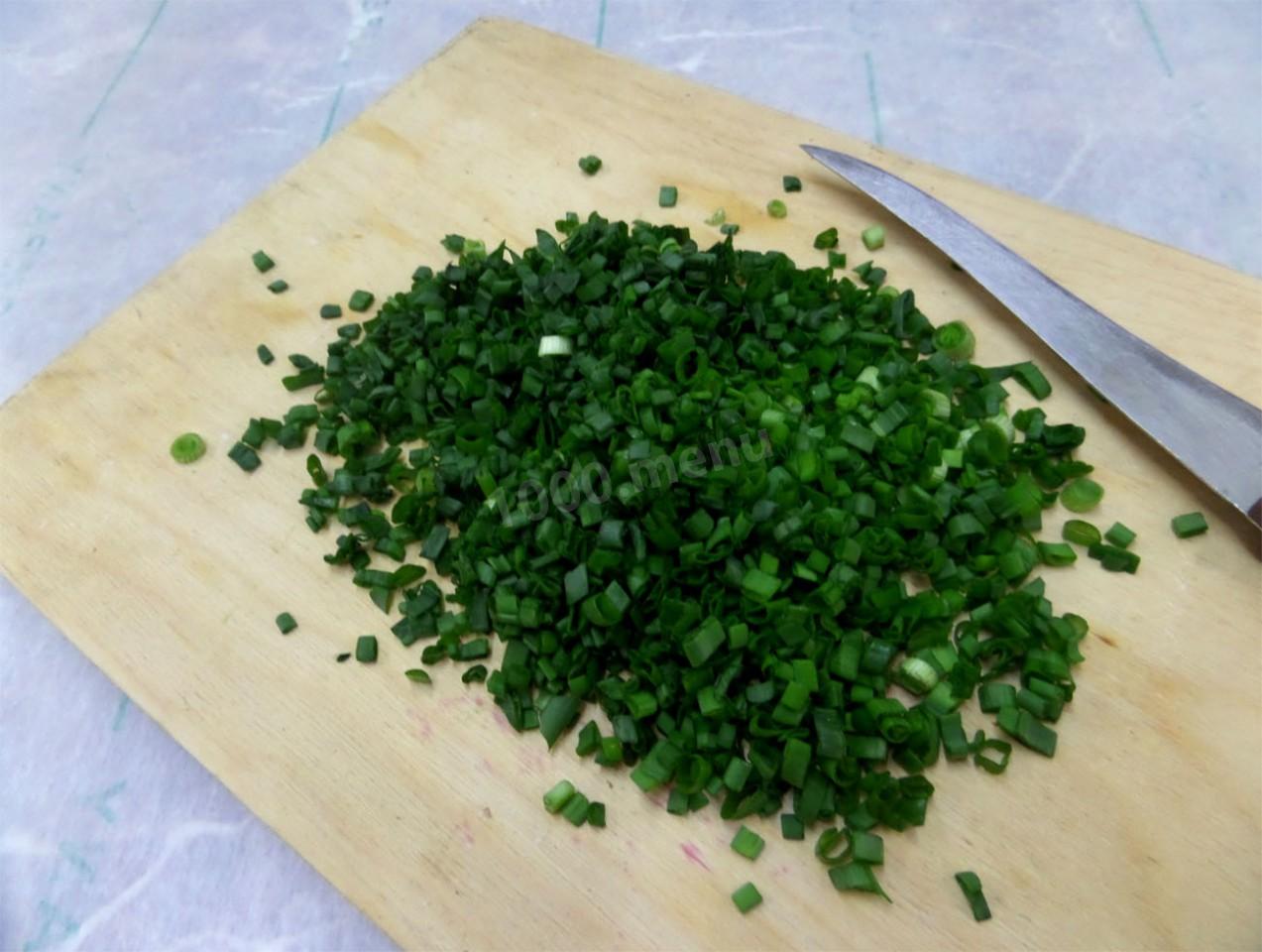 Шаг 2 приготовления Мясной рулет в слоеном тесте