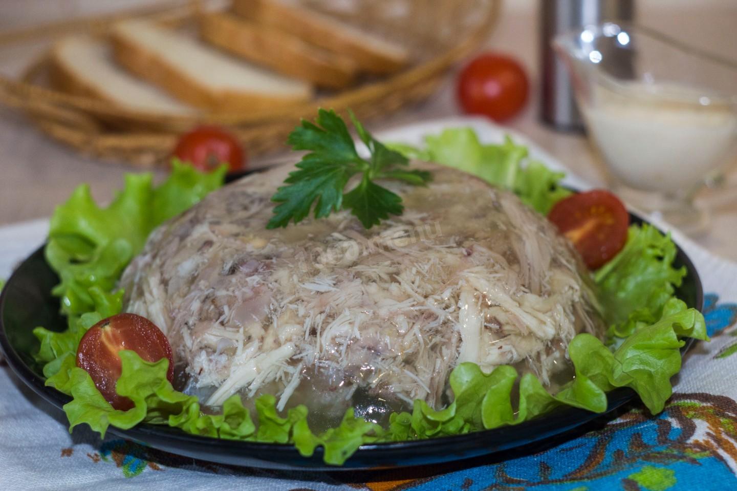 Обложка рецепта Холодец свино-куриный с морковью и луком